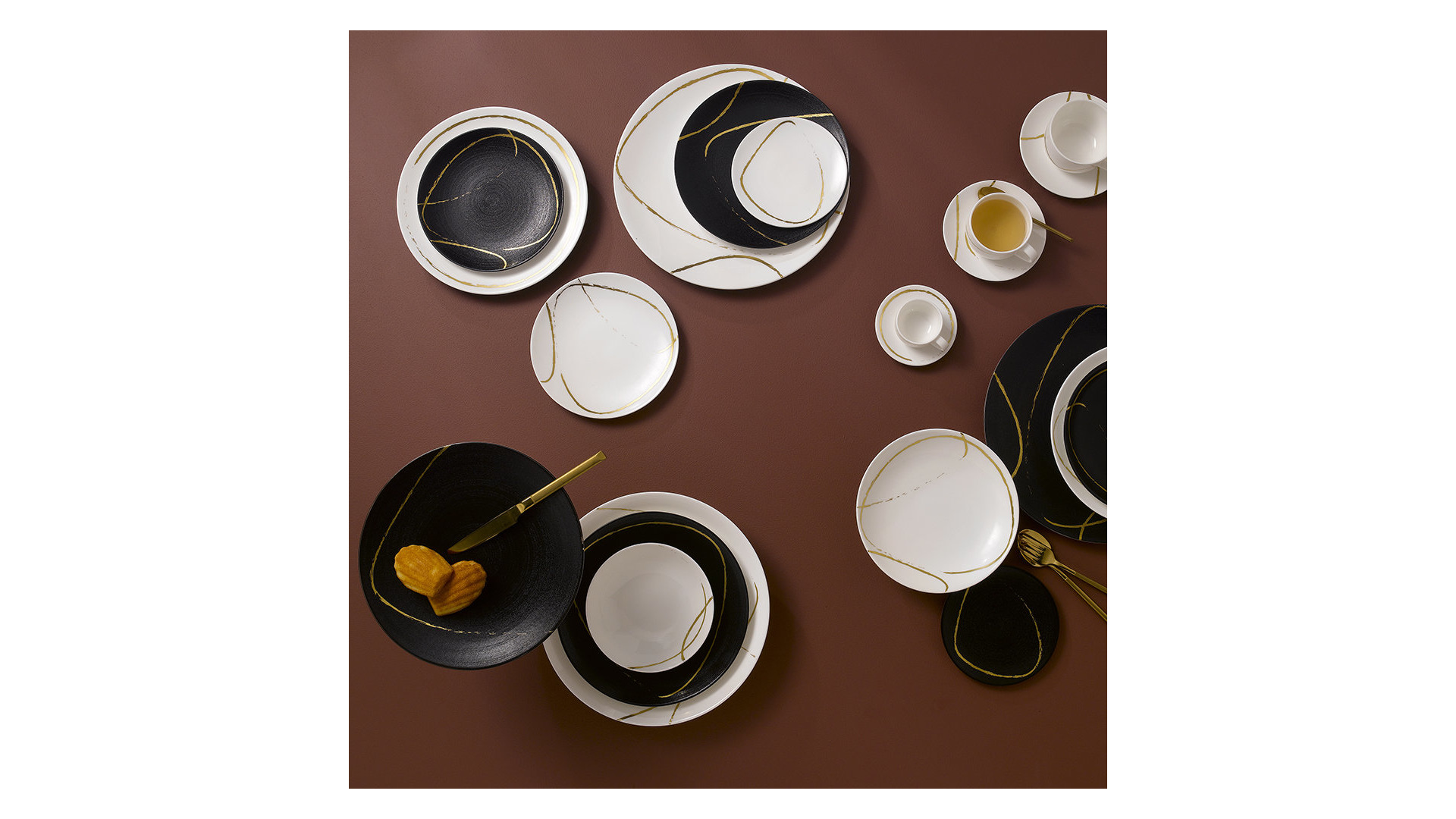 10654648 Royal Crown Derby Салатник Royal Crown Derby "Эскиз. Белый" 22,5см Фарфор, Керамика  - Вид №3