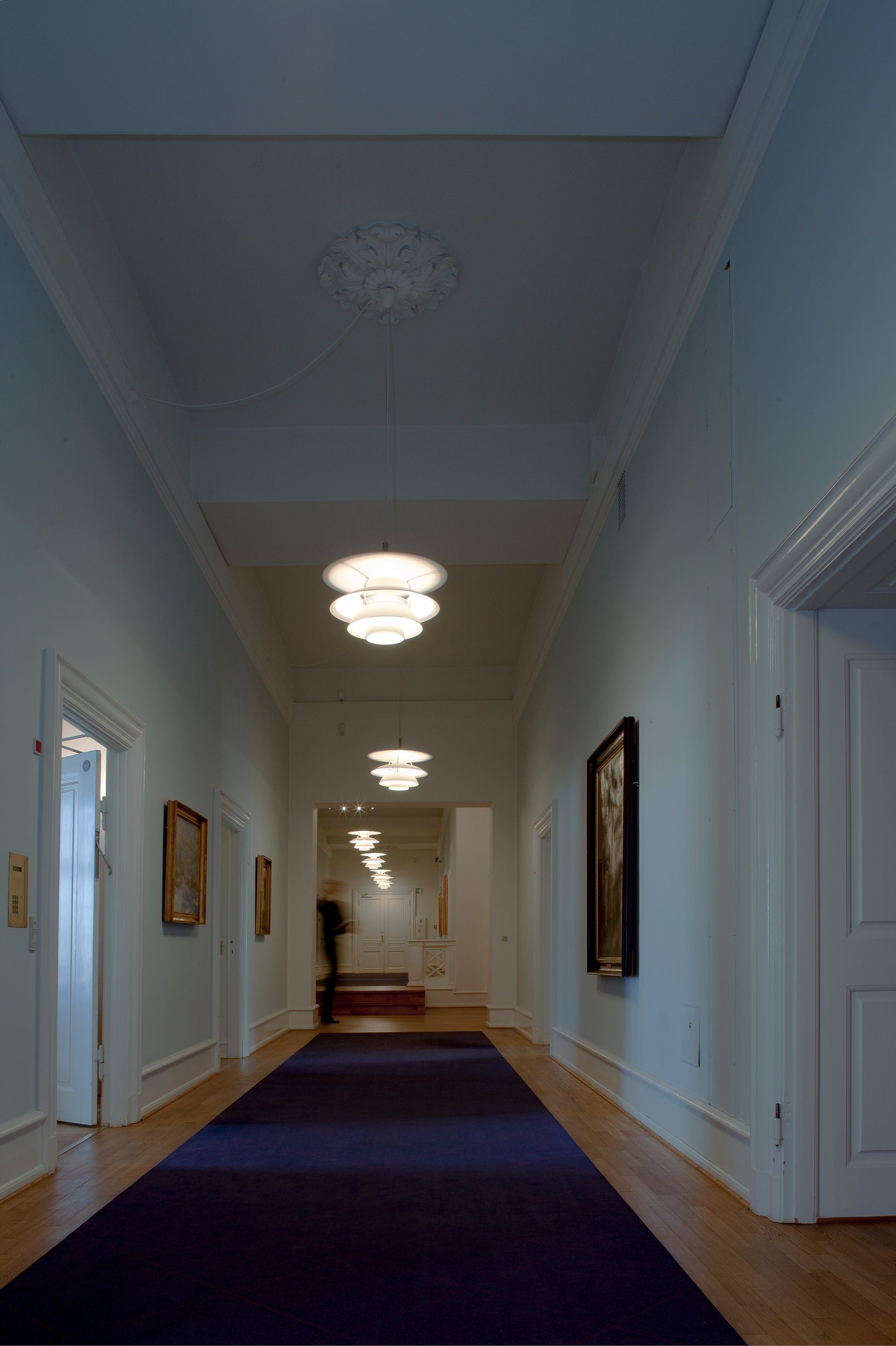 Алюминиевый подвесной светильник Louis Poulsen PH 5-4½ & PH 6½-6 ARCH-00013440 - Вид №12