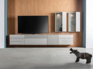 Стена установленная оборудованная стена