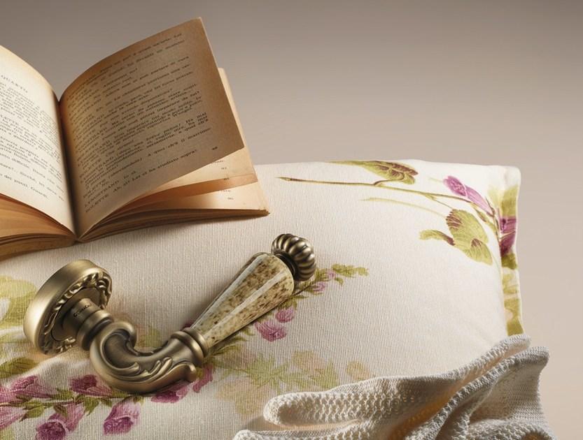 LINEA CALI' Латунная ручка в классическом стиле с накладкой Ninfa porcellana 1546 - Вид №1