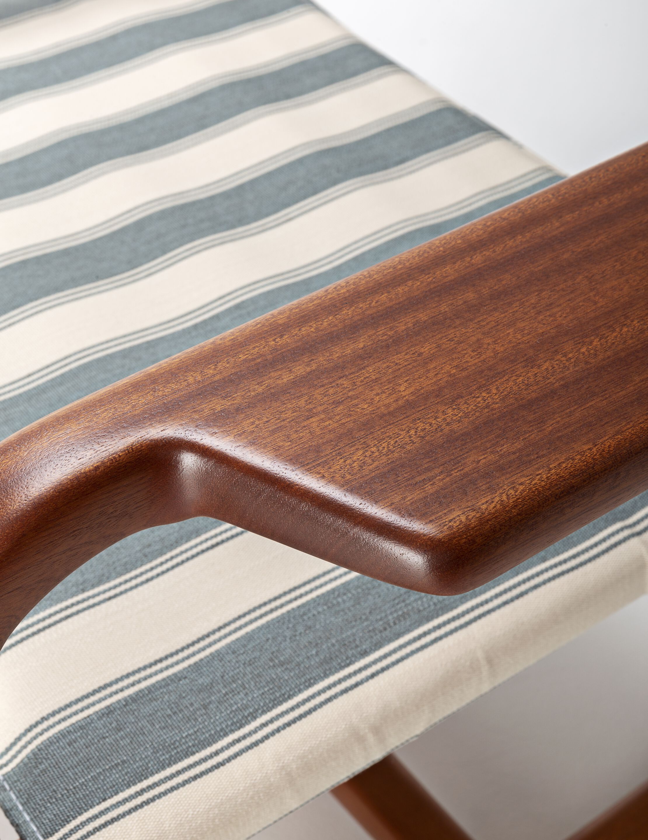 Садовое кресло из красного дерева и ткани с подлокотниками Exteta Loro Piana Interiors, The Delight Chairs by Exteta ARCH-00038048 - Вид №7