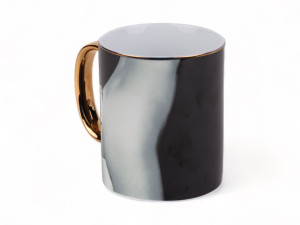 Фарфоровая кружка