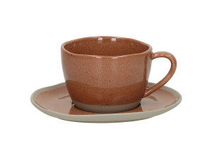 Фарфоровая чашка с блюдцем