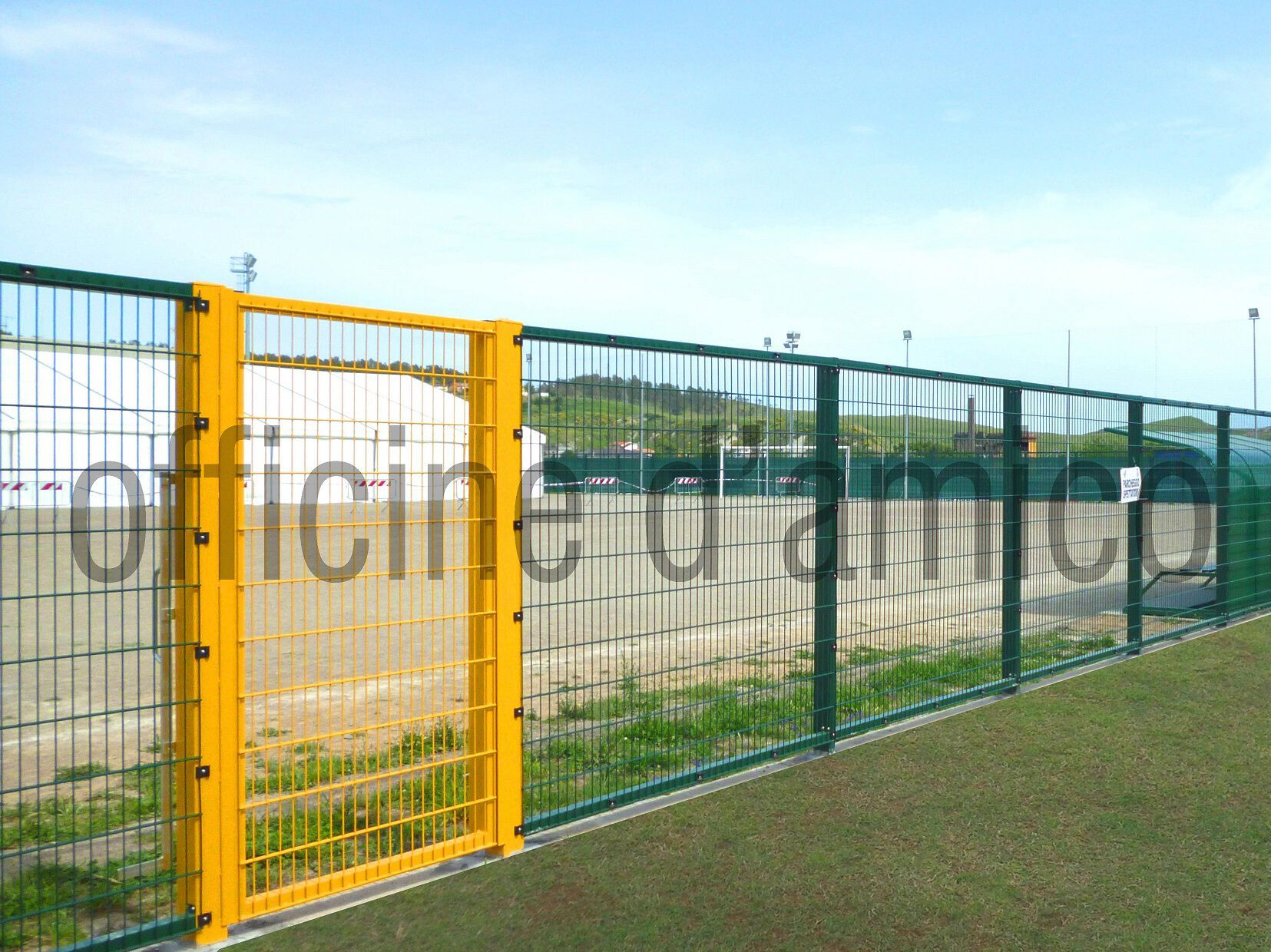 Забор для спортивных площадок из сварной сетки OFFICINE D'AMICO Vera Sport ARCH-00094455 - Вид №1