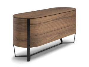 Деревянный комод со встроенными ручками