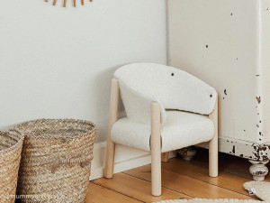 Стул из шерстяного войлока с подлокотниками