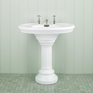 Старинный овальный умывальник на постаменте Antique The water monopoly