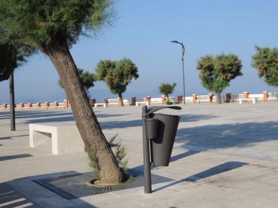 Стойка для мусора с крышкой для наружного использования Neri Carya ARCH-00034830