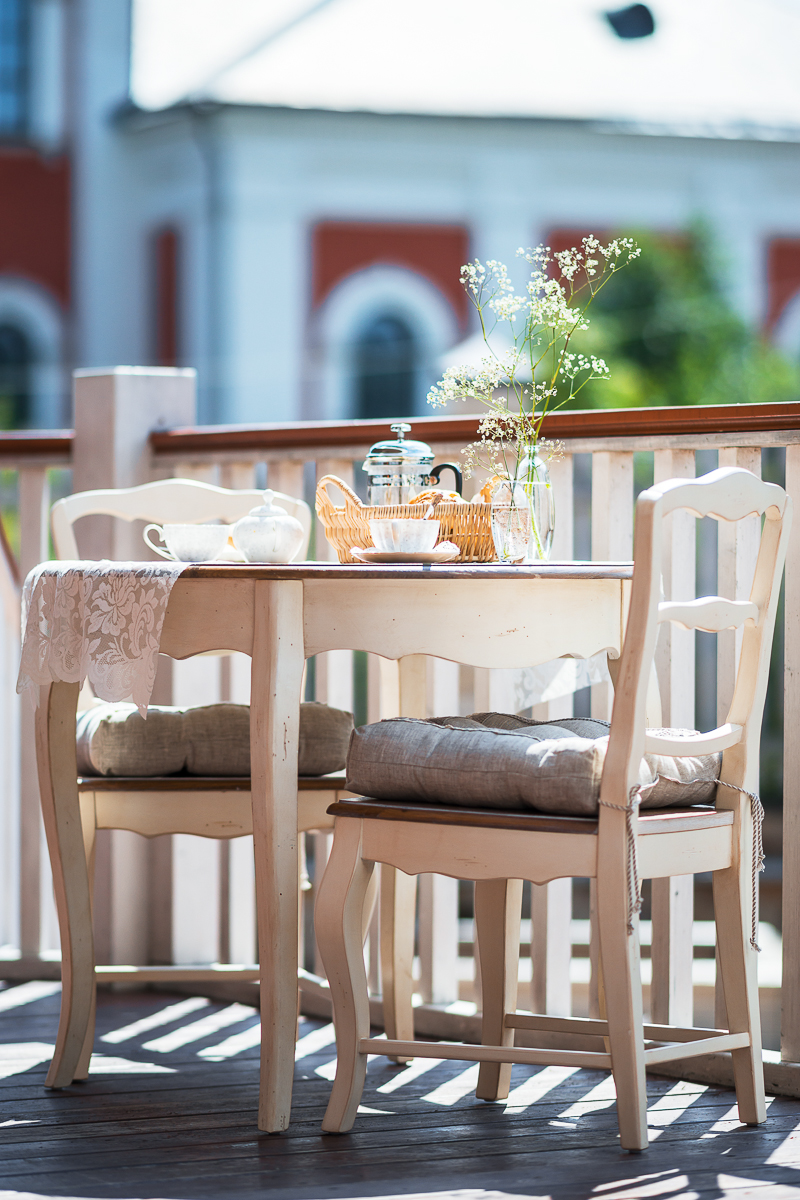 Стул обеденный с резной спинкой кармин Mobilier de Maison ДОМАШНЯЯ ОБСТАНОВКА MOBILIER DE MAISON 017194 Белый;коричневый Santreyd  - Вид №2