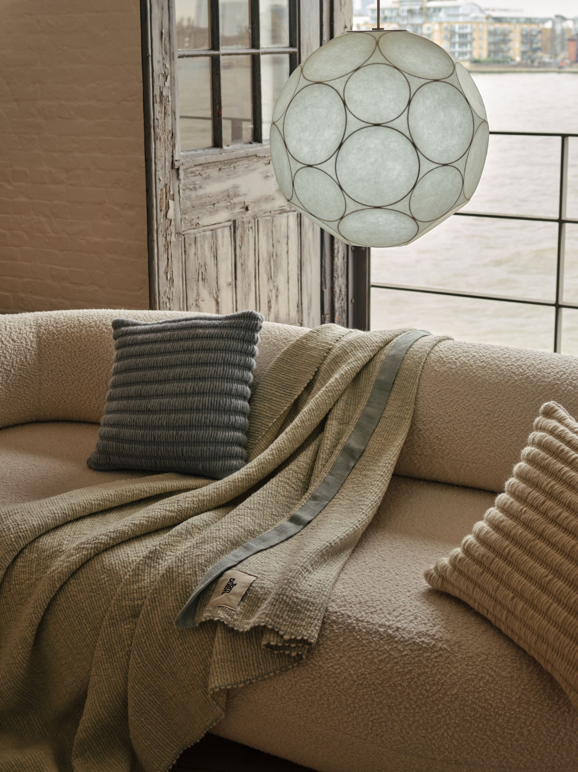 Ручная вышитая квадратная подушка из ткани Tom Dixon RIDGE CUSHION ARCH-00138680 - Вид №15