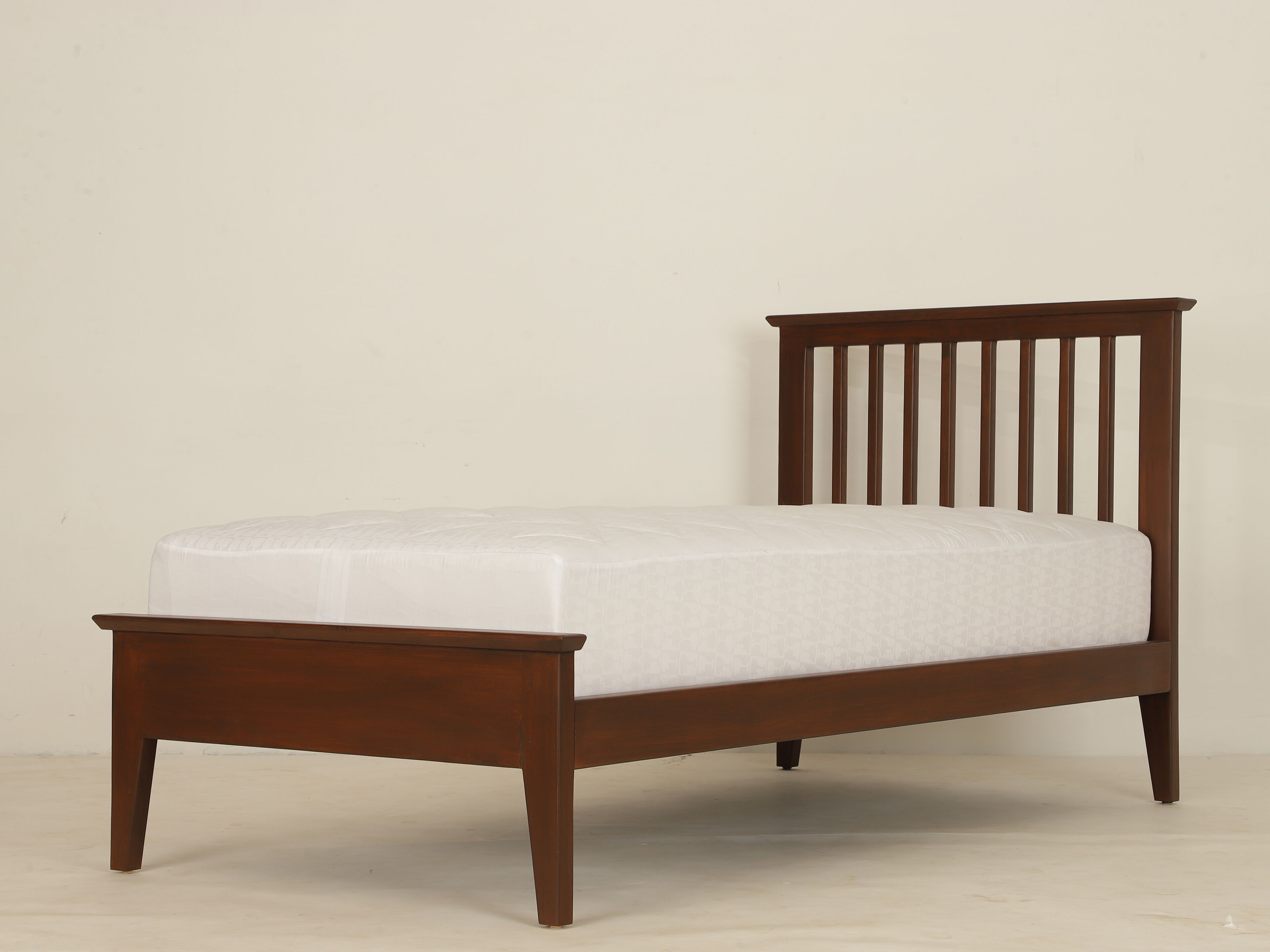 Односпальная кровать из тикового дерева Alankaram GWELY ARCH-00050629 - Вид №3