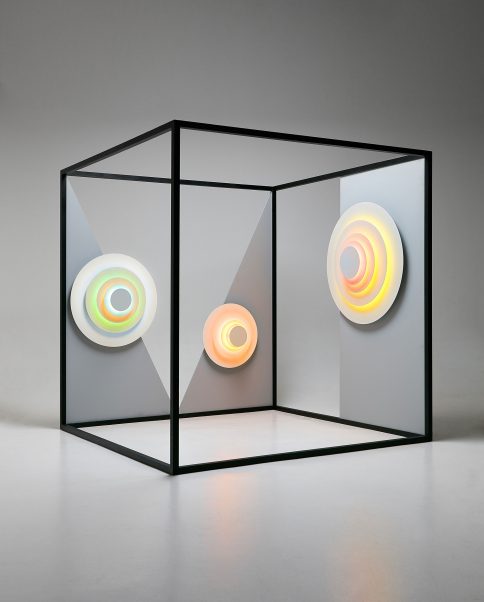 095180 Бра L Minor Marset Concentric 