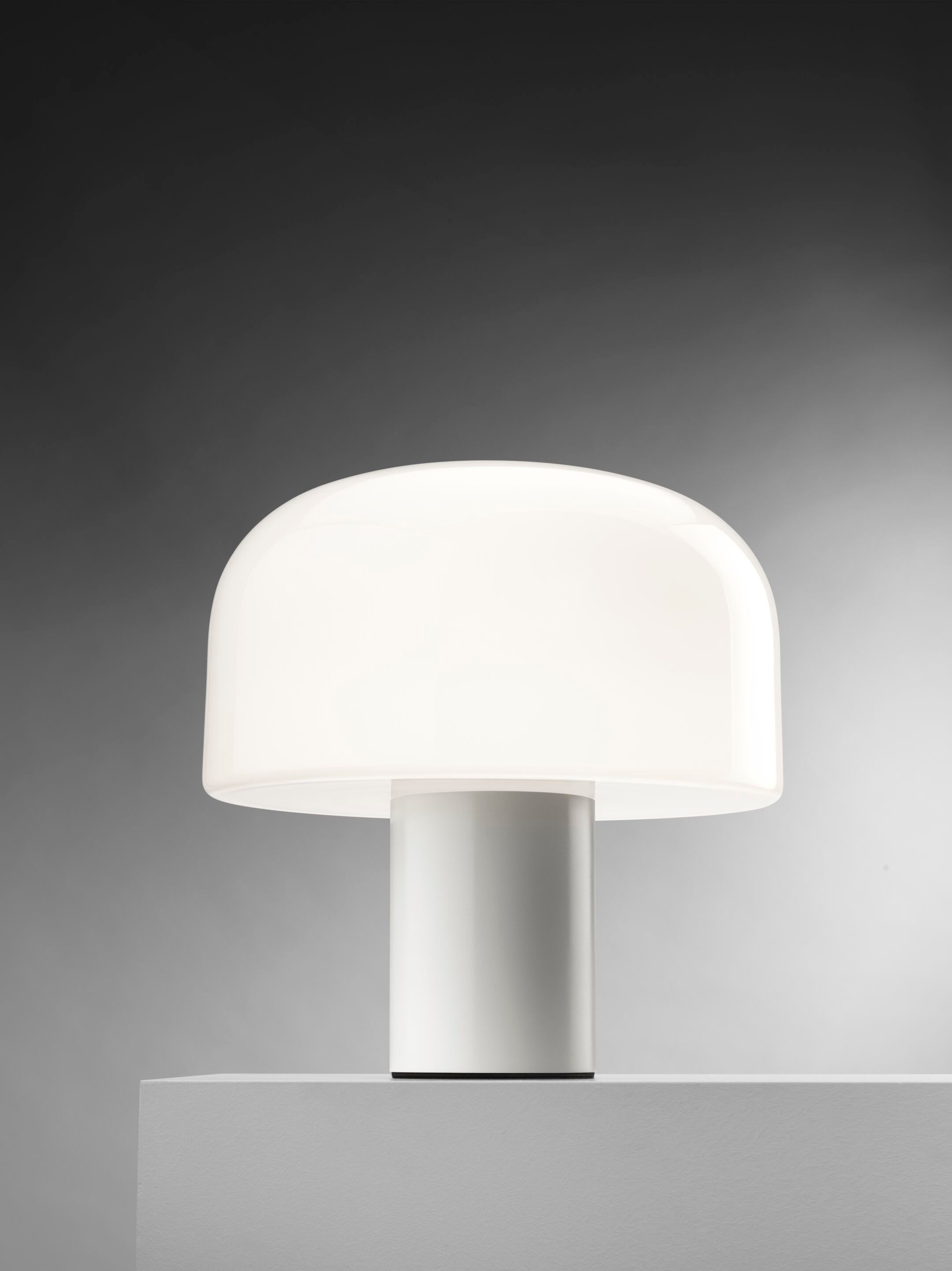 Диммируемая настольная лампа из опалового стекла In Stock Flos ARCH-00147827 - Вид №1