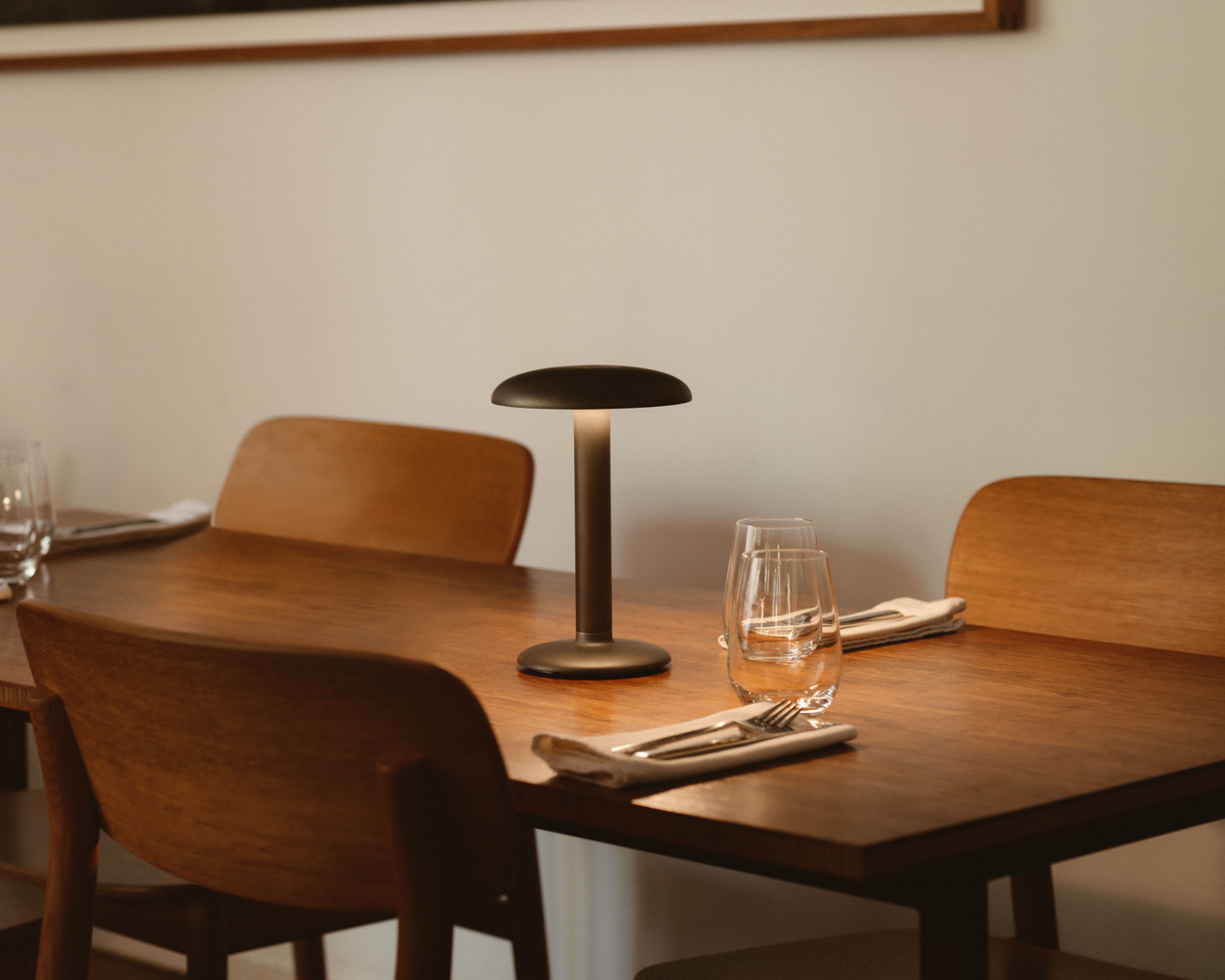 Светодиодная настольная лампа с батарейным питанием In Stock Flos ARCH-00003930 - Вид №1