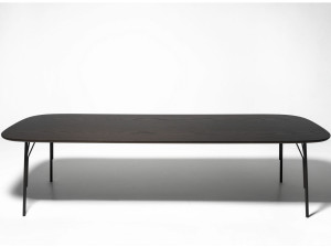 Деревянный прямоугольный стол