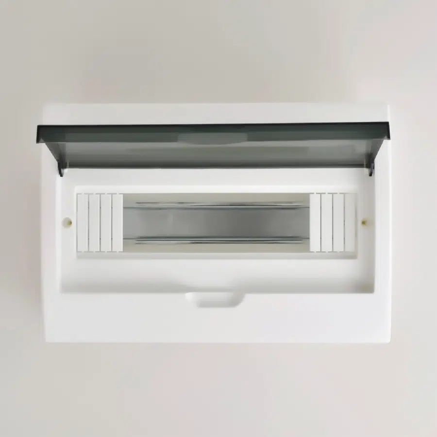 LUXRAY Бокс ЩРВ-П-12 LEZARD 731-1000-012 - Вид №1