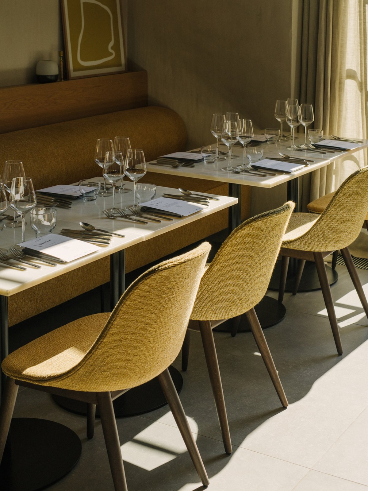 9395001-024201ZZ MENU Боковой обеденный стул Harbour, деревянная основа, обитый Дуб натуральный | Городской бархат - CA7832 / 078  - Вид №7