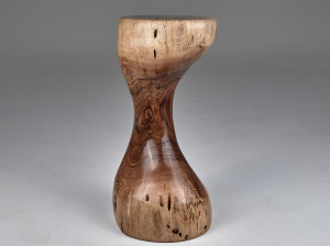 Журнальный столик из грецкого ореха