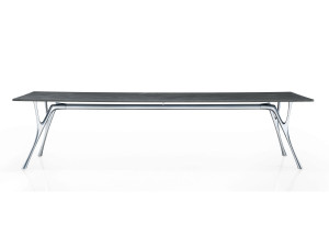 Прямоугольный бетонный стол