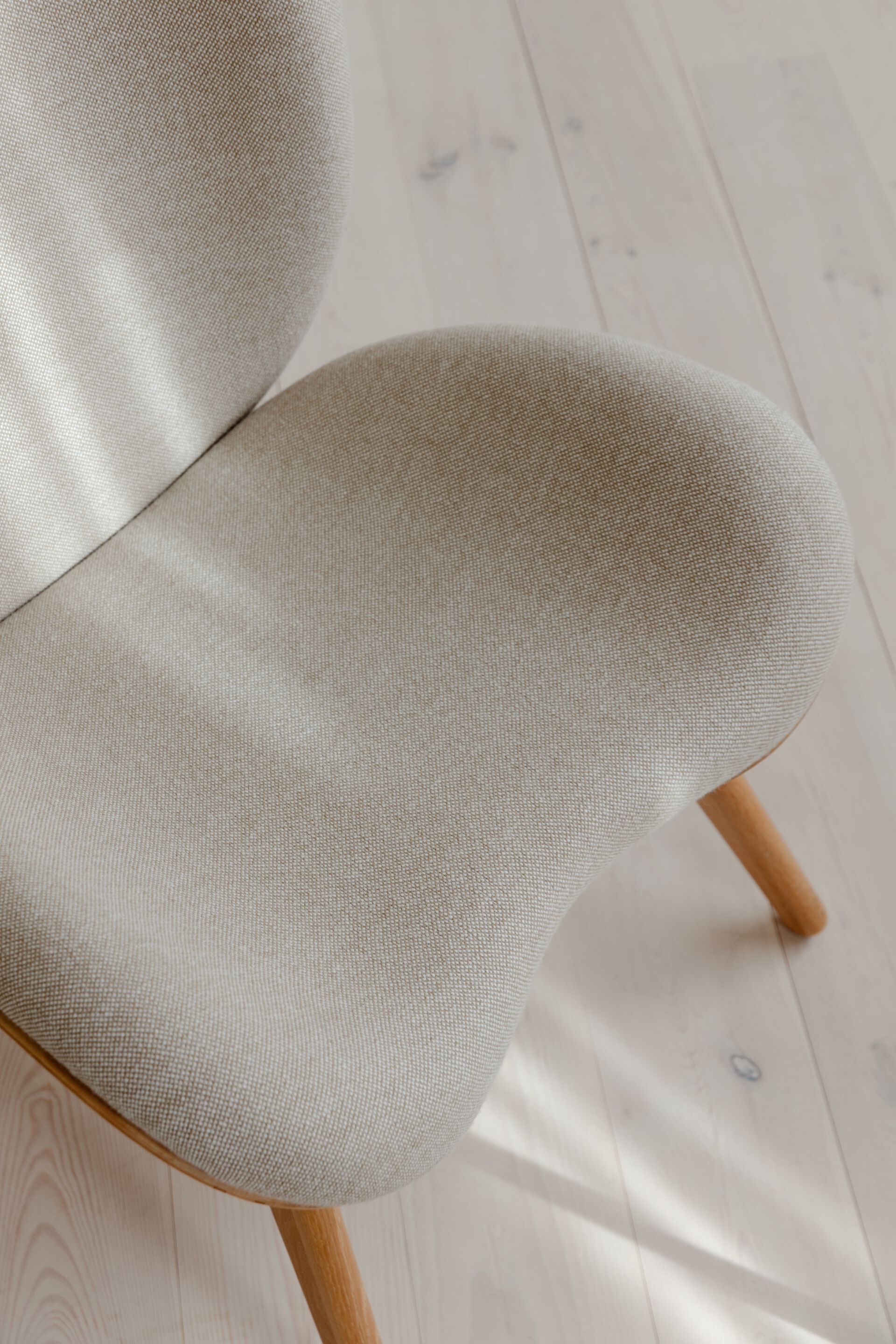 Мягкое кресло из ткани Kvadrat UMAGE a Conversation Piece ARCH-00007870 - Вид №1