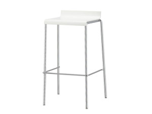 Высокий пластиковый стул с подставкой для ног