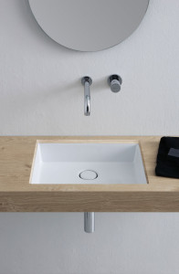 Керамическая раковина с утопленным под столом прямоугольная раковина