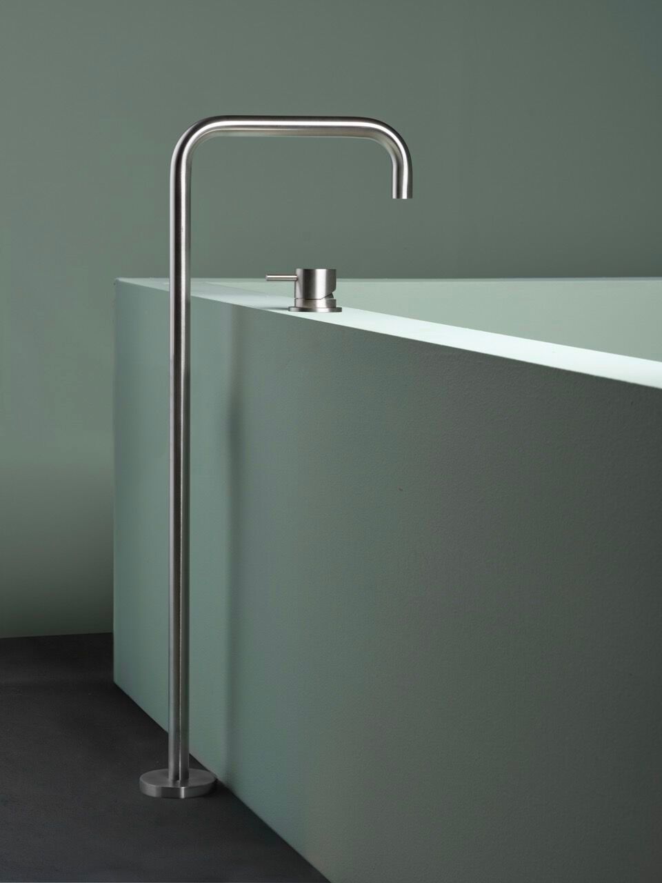 Нержавеющая сталь напольная дозирующая горловина для ванны BEAMTECH Level ARCH-00038843 - Вид №1