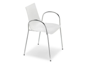 Стул из инженерного пластика с подлокотниками