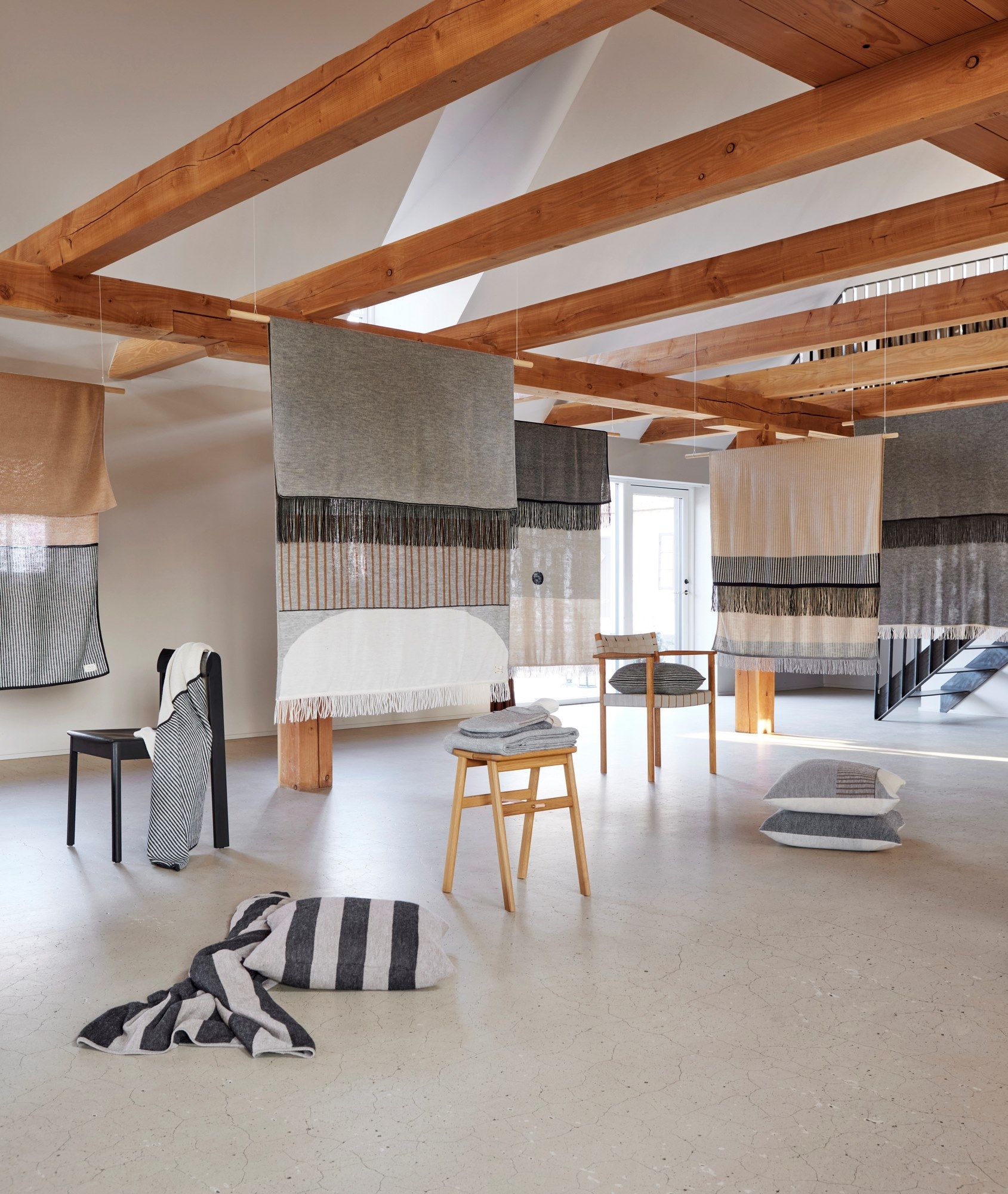 Квадратная подушка из альпаки Form & Refine Aymara ARCH-00073357 - Вид №5