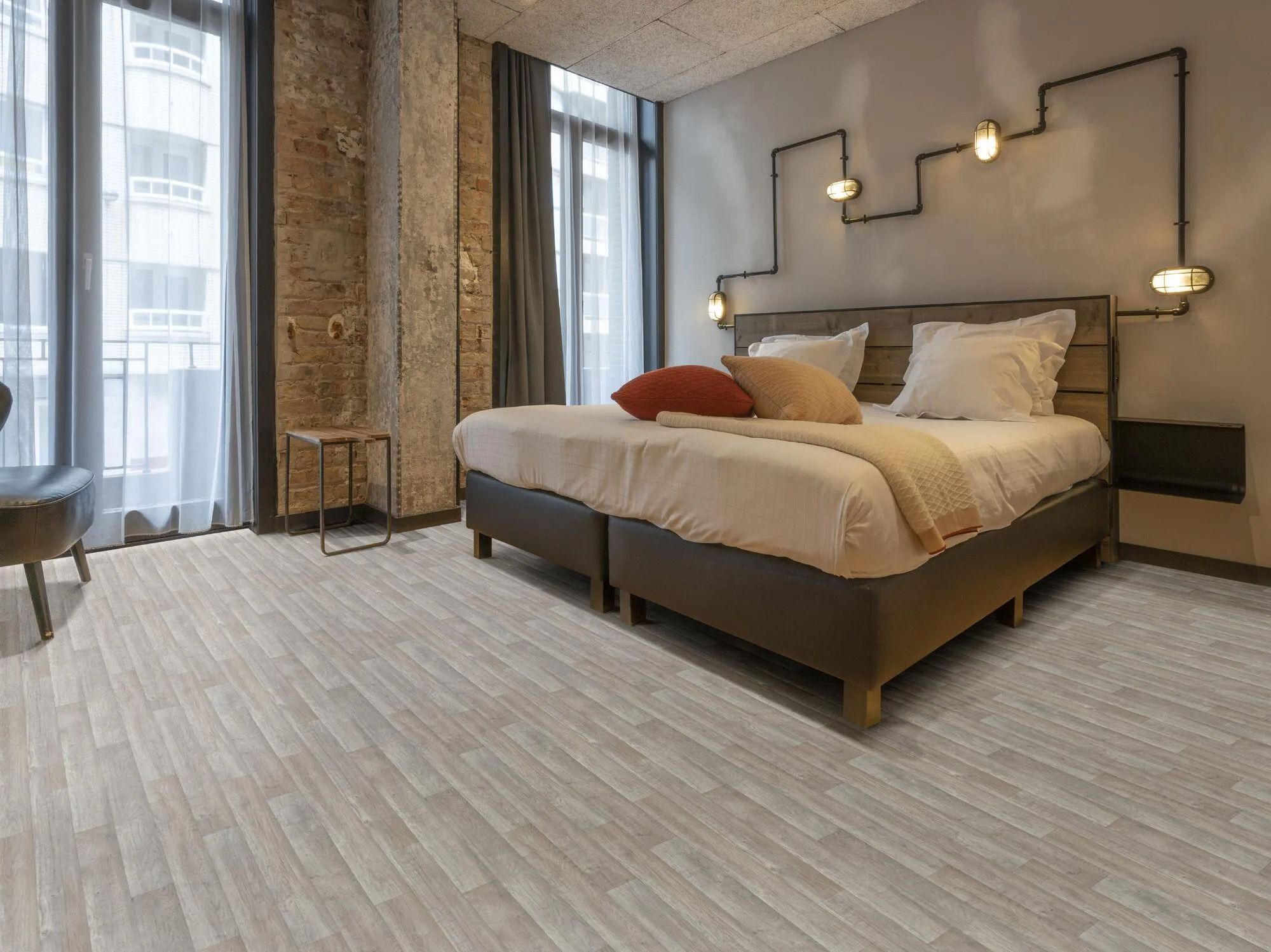 Нескользящий виниловый пол с эффектом дерева BEAUFLOR Sonipro ARCH-00076503