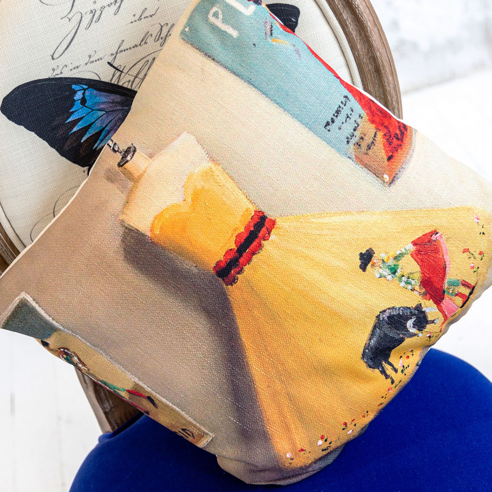 278248784 Арт-подушка «Влюбленная в матадора» Object Desire  - Вид №1