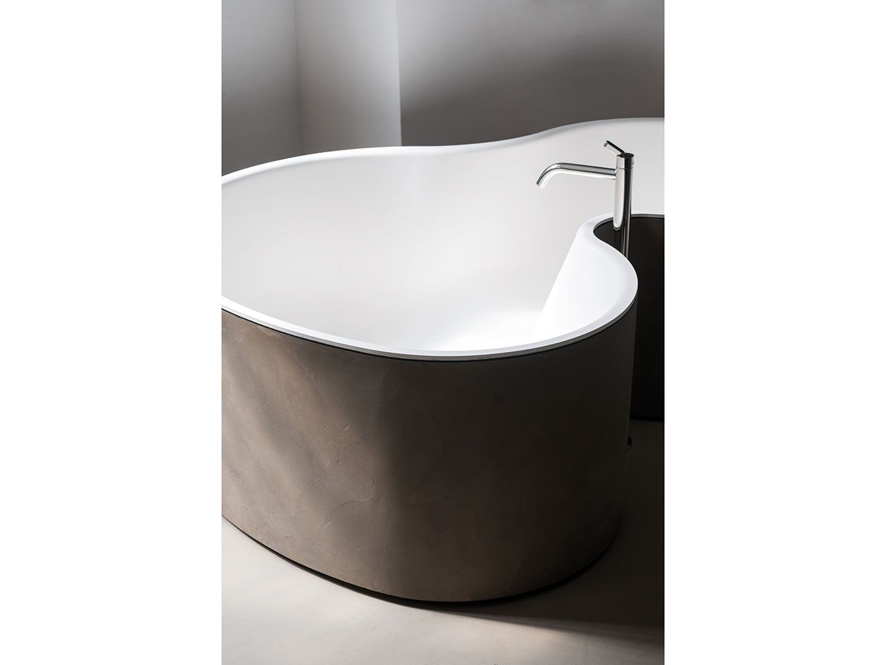 2-местная ванна с твердой поверхностью в центре комнаты Agape DR ARCH-00069648 - Вид №9