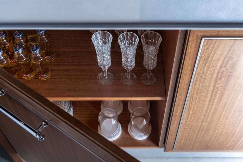 Martini Interiors Кухня на заказ из эвкалипта с ручками с полуостровом Essenza sun-id-1470554 - Вид №2