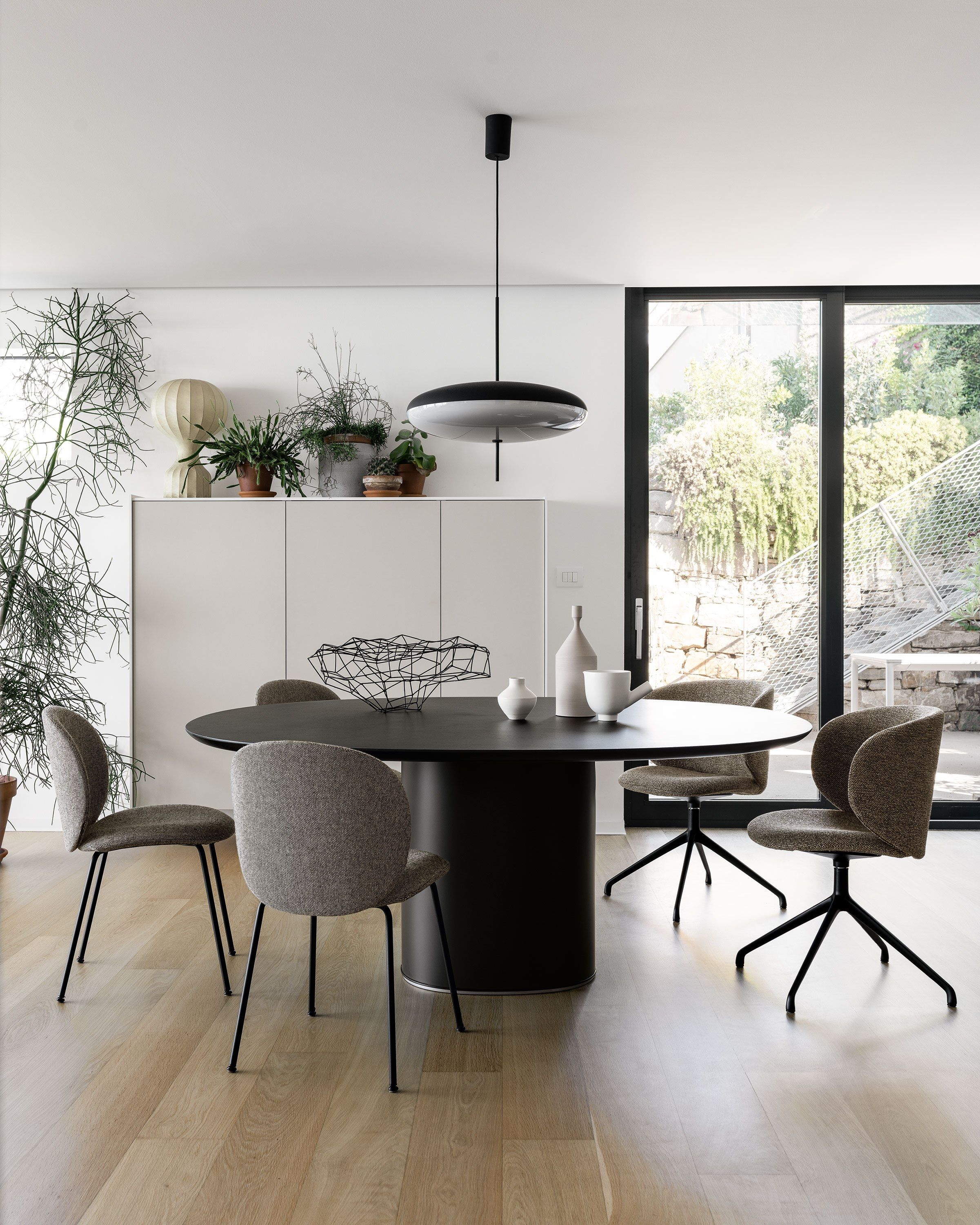 Овальный обеденный стол Kristalia Holo Pillar ARCH-00053540 - Вид №5