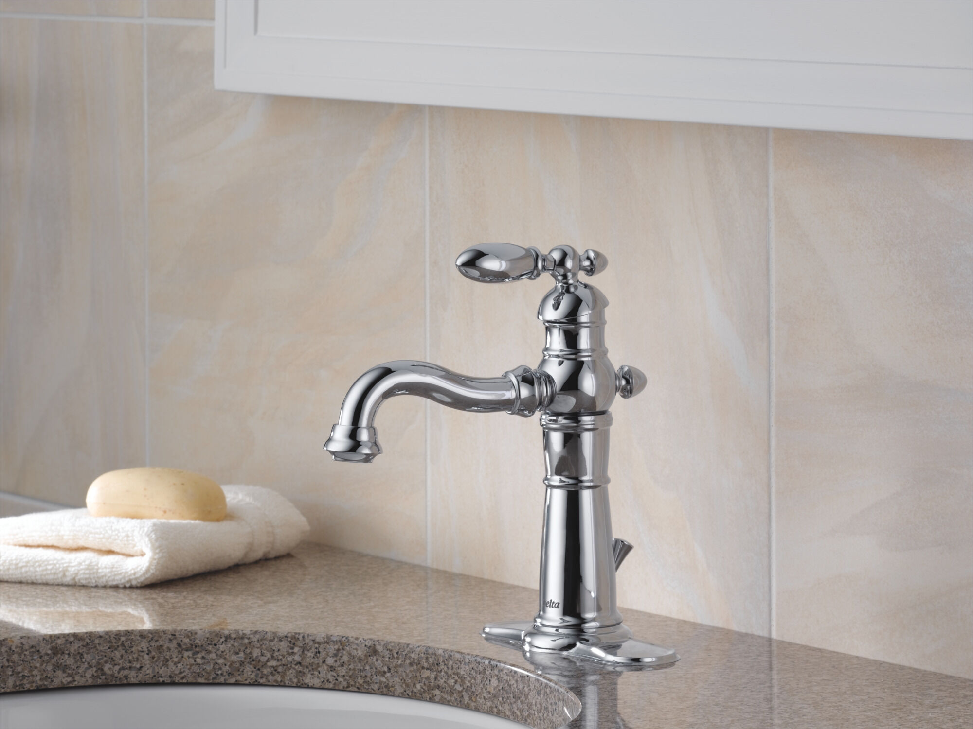 555LF-PT Смеситель для ванной комнаты с одной ручкой Delta Faucet Victorian Выдержанный оловянный - Вид №1