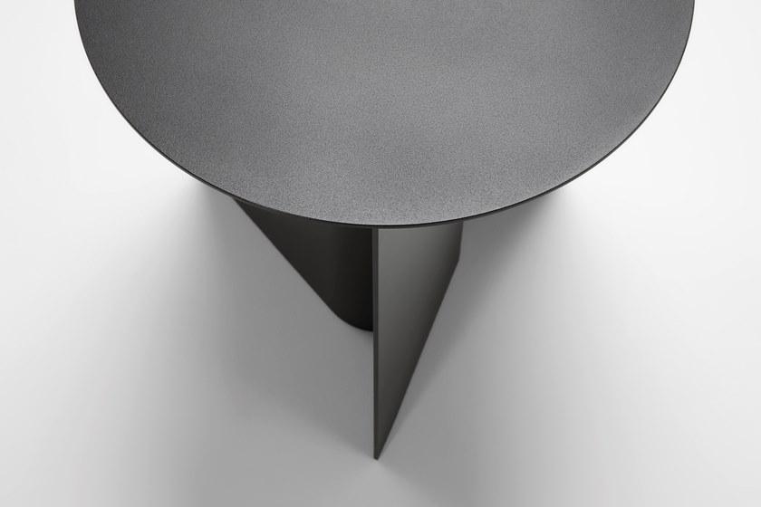 Ross Gardam Круглый журнальный столик из алюминия с порошковым покрытием Breeze Bs01 - Вид №5