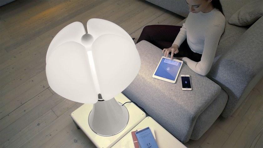Martinelli Luce Светодиодная настольная лампа из метакрилата и нержавеющей стали Pipistrello 620/dim/bd/l/1/bi - Вид №1