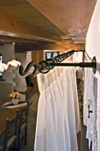 Железный карниз