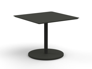 Низкий квадратный садовый столик