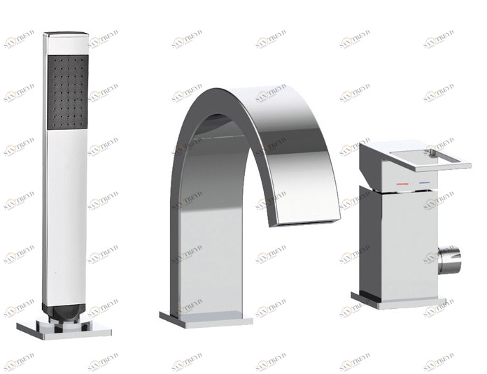 Смеситель на борт ванны с ручным выдвижным душем CEZARES EFFECT-BVD-01