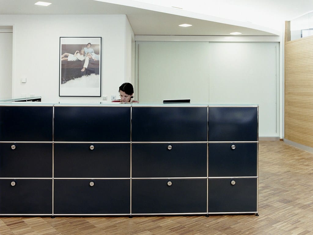 Металлический модульный низкий офисный шкаф USM USM Haller System ARCH-00017847 - Вид №15