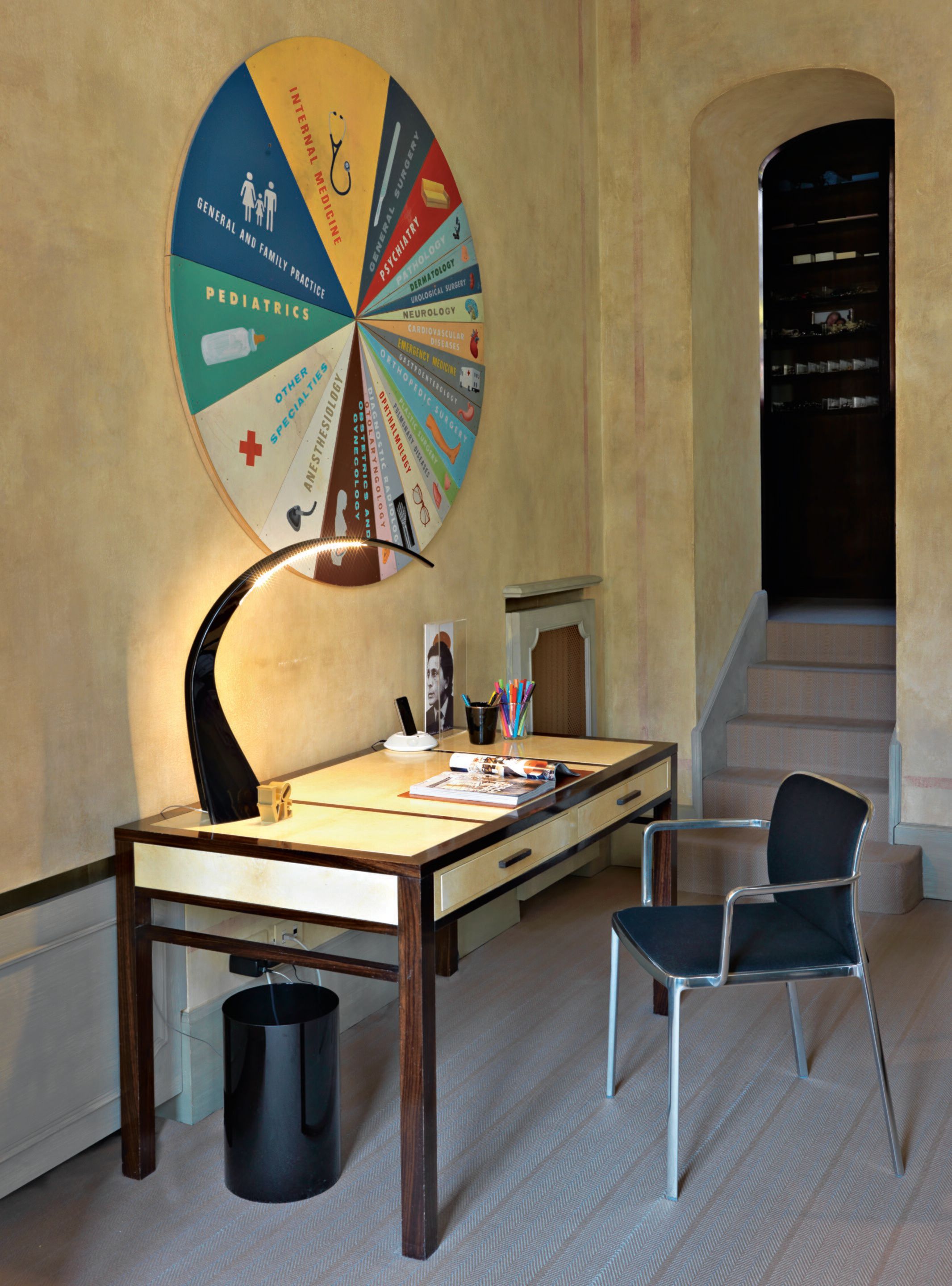 Алюминиевый мягкий стул с подлокотниками Kartell AUDREY SOFT ARCH-00124374