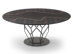 Круглый деревянный стол