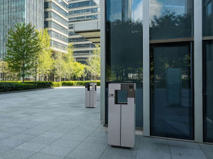 Металлическая корзина для мусора