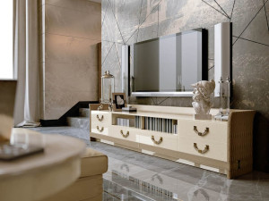 Низкий деревянный шкаф для телевизора с ящиками