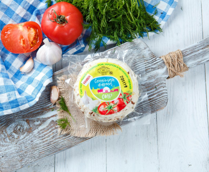 3903 Сыр рассольный "С помидорами, укропом и чесноком" свежий Вкусляндия  - Вид №2