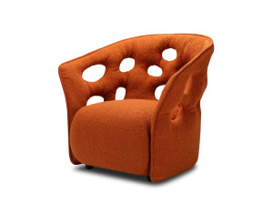 Тканевое кресло с подлокотниками