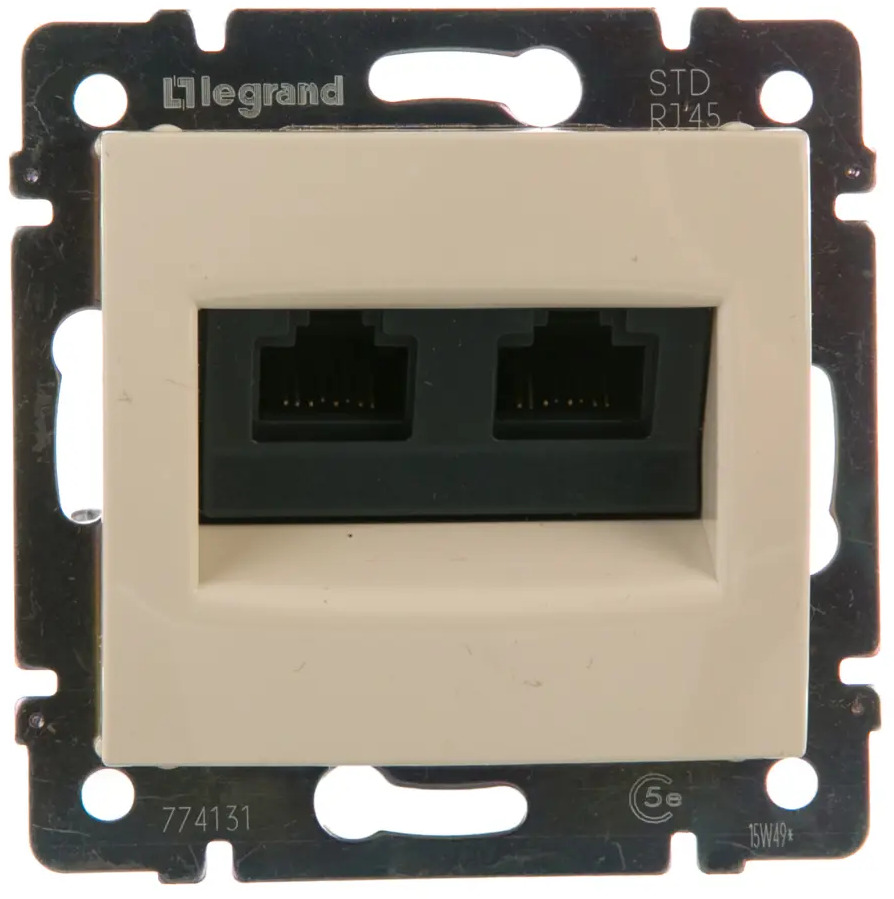Двойная компьютерная розетка Legrand Valena Classic для сетевых подключений 12553999