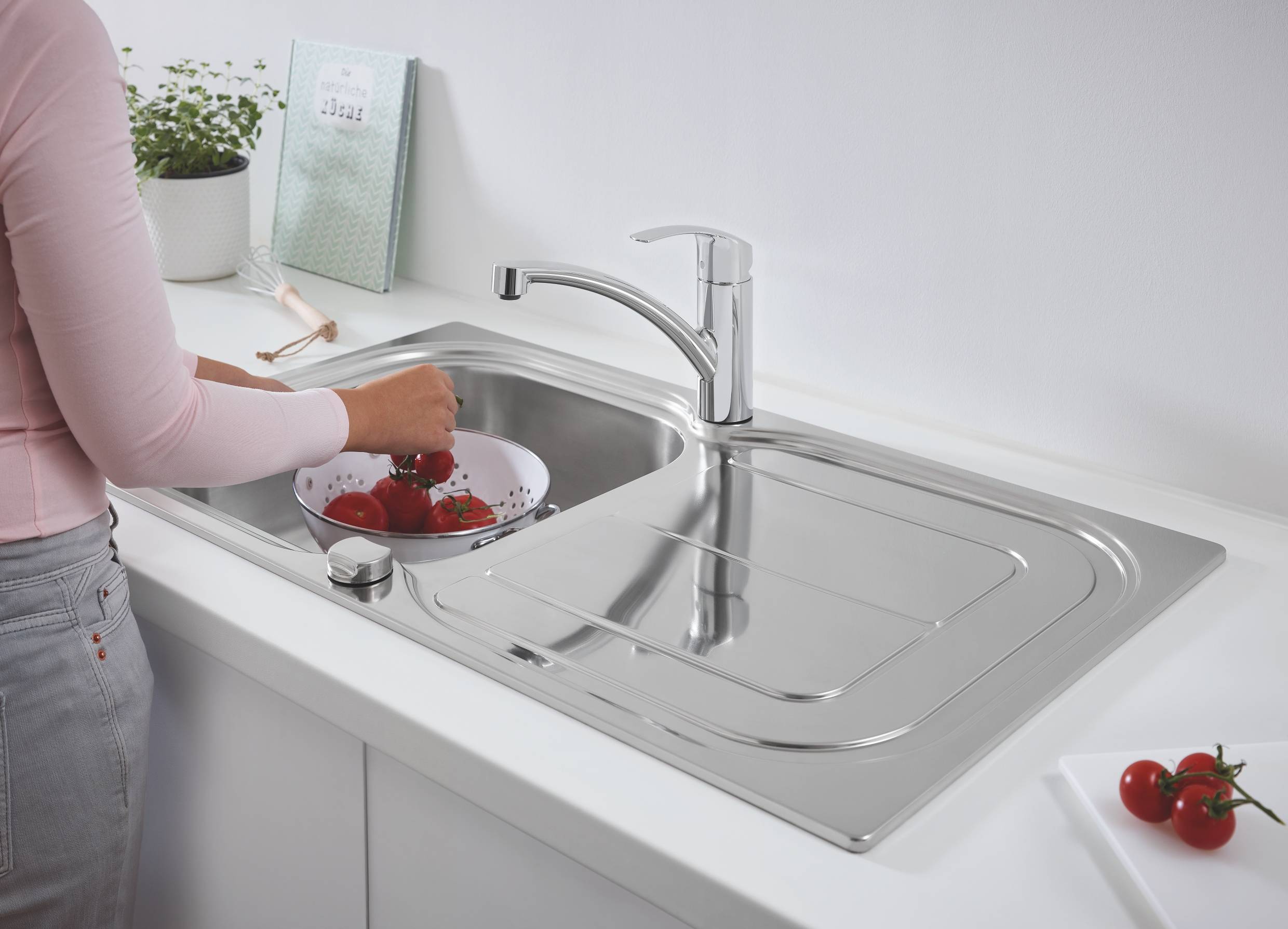 Набор: Мойка из нержавеющей стали K300 45 -S 1.0 и смеситель для кухни GROHE Eurosmart (31565SD0) - Вид №1