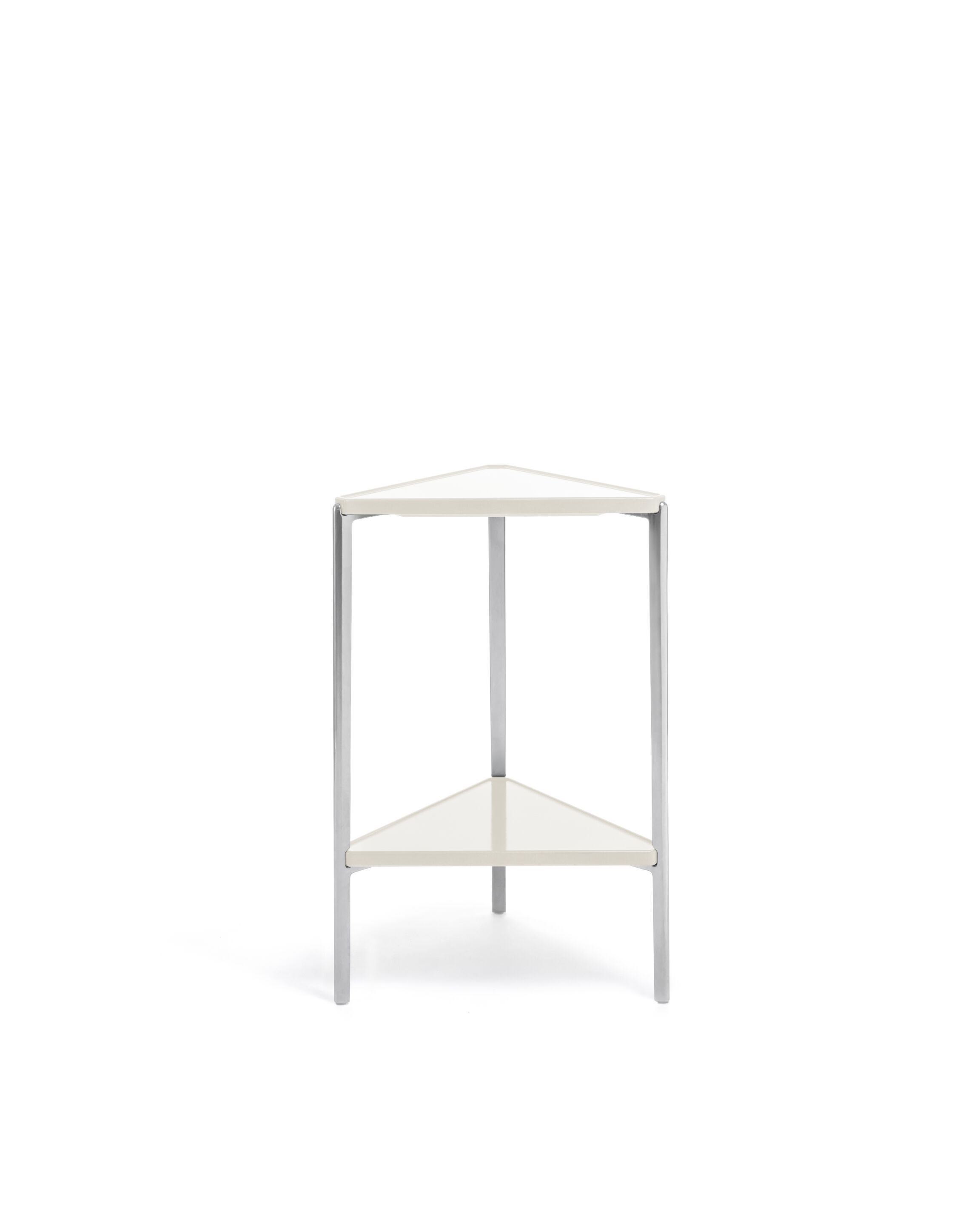 Алюминиевый треугольный высокий журнальный столик с жидким покрытием Magis тамбур ARCH-00152163 - Вид №2